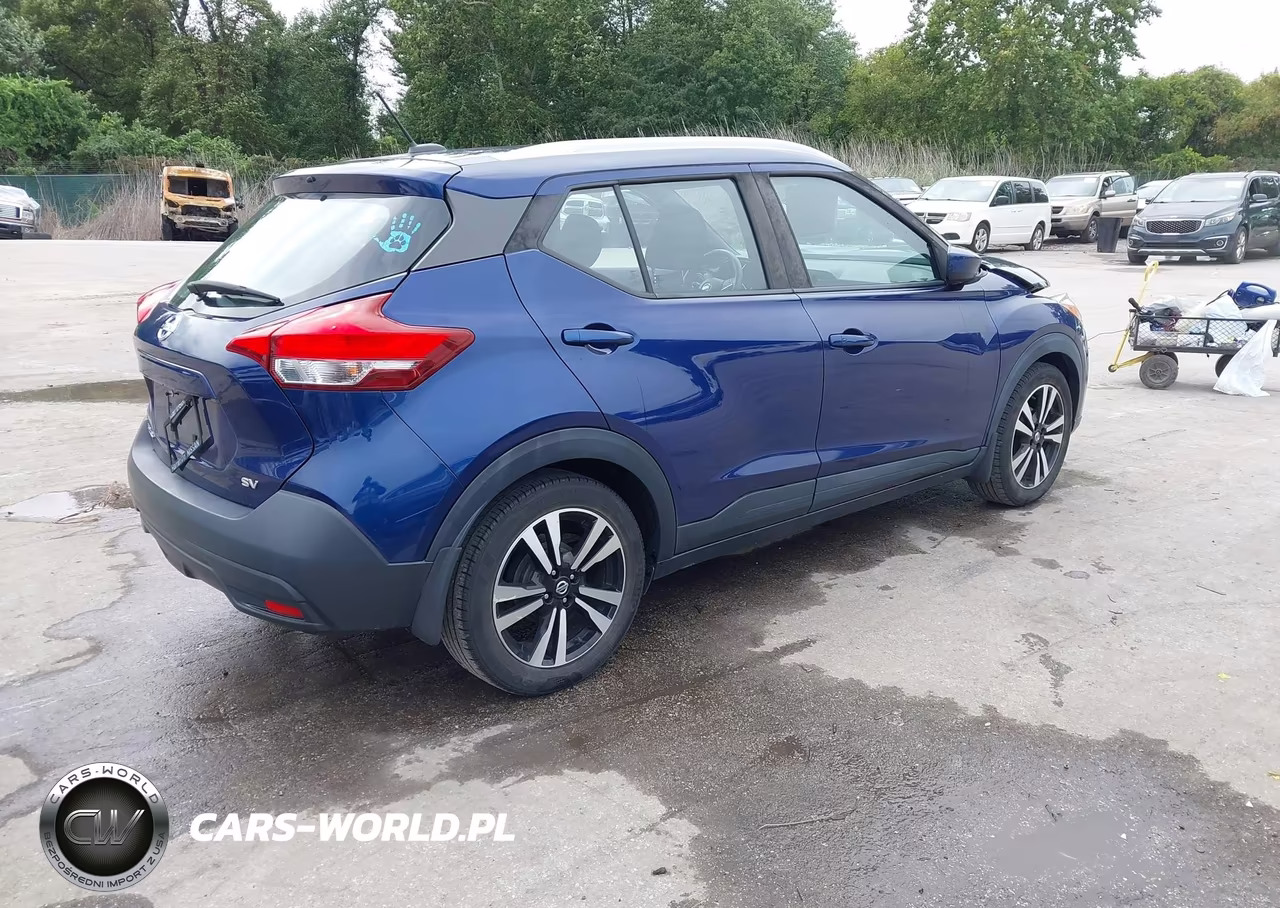 2018 Nissan Kicks Sv VIN:3N1CP5CU3JL541135 - 4