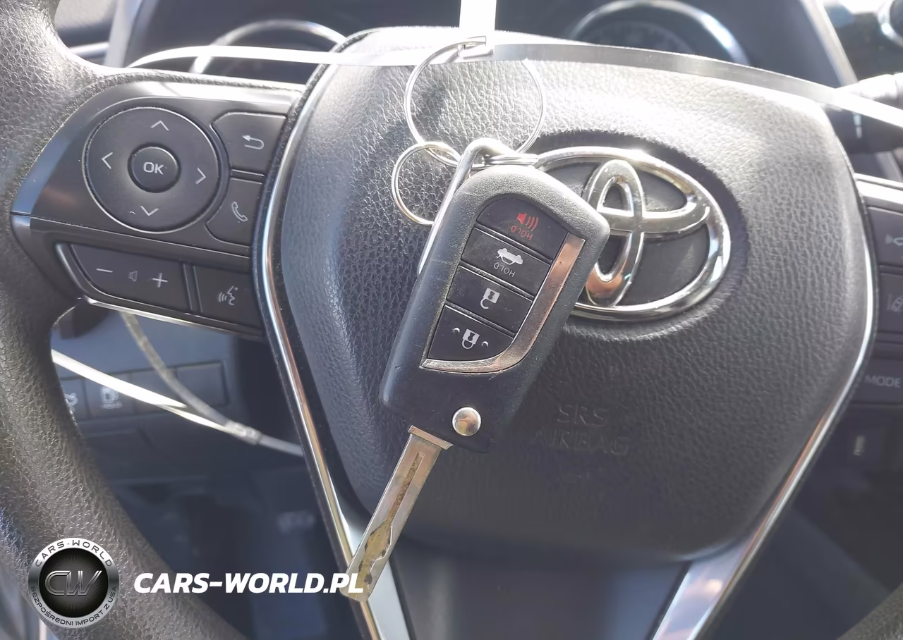 2020 Toyota Camry Le VIN:4T1C11AK4LU999179 - 11
