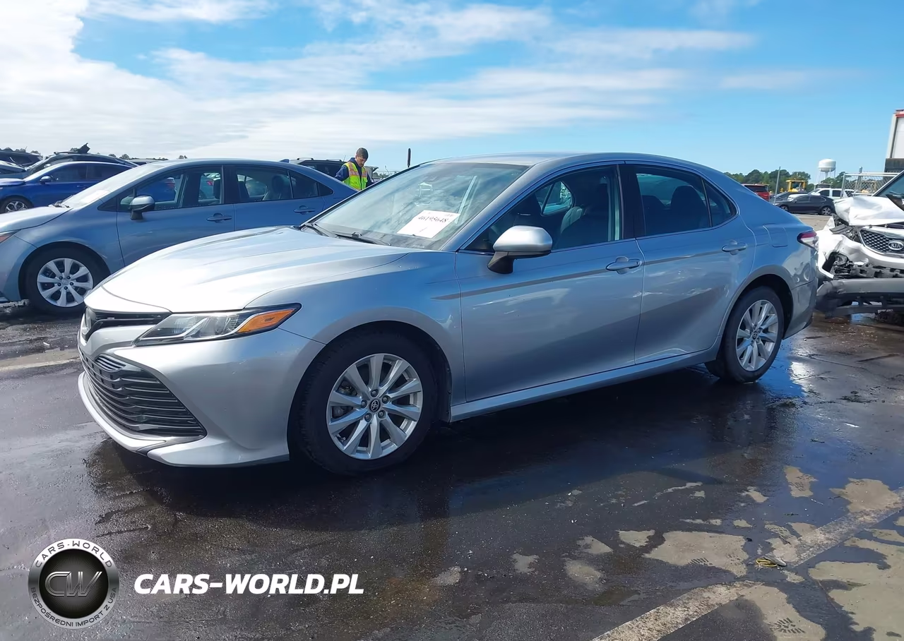 2020 Toyota Camry Le VIN:4T1C11AK4LU999179 - 14