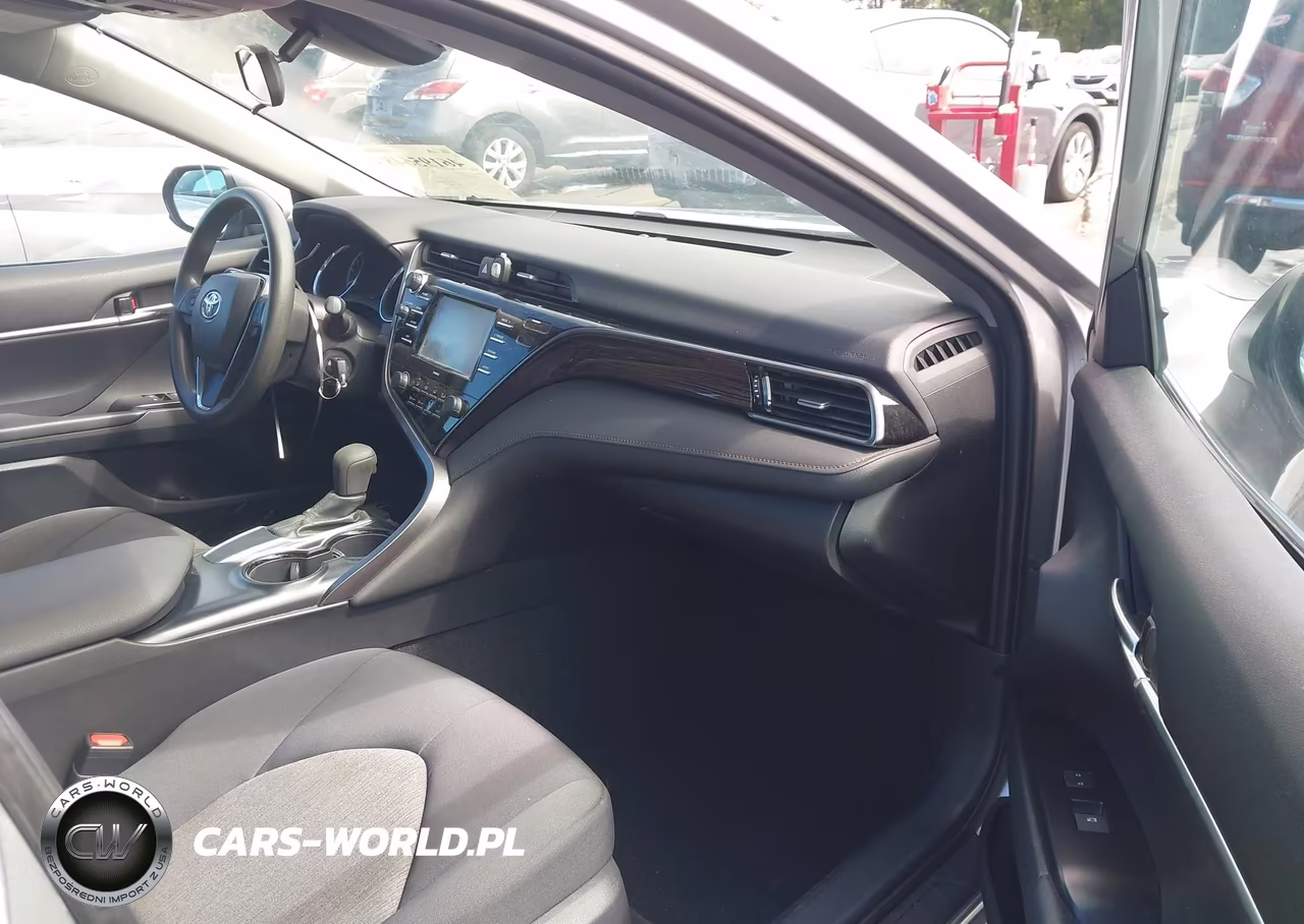 2020 Toyota Camry Le VIN:4T1C11AK4LU999179 - 5