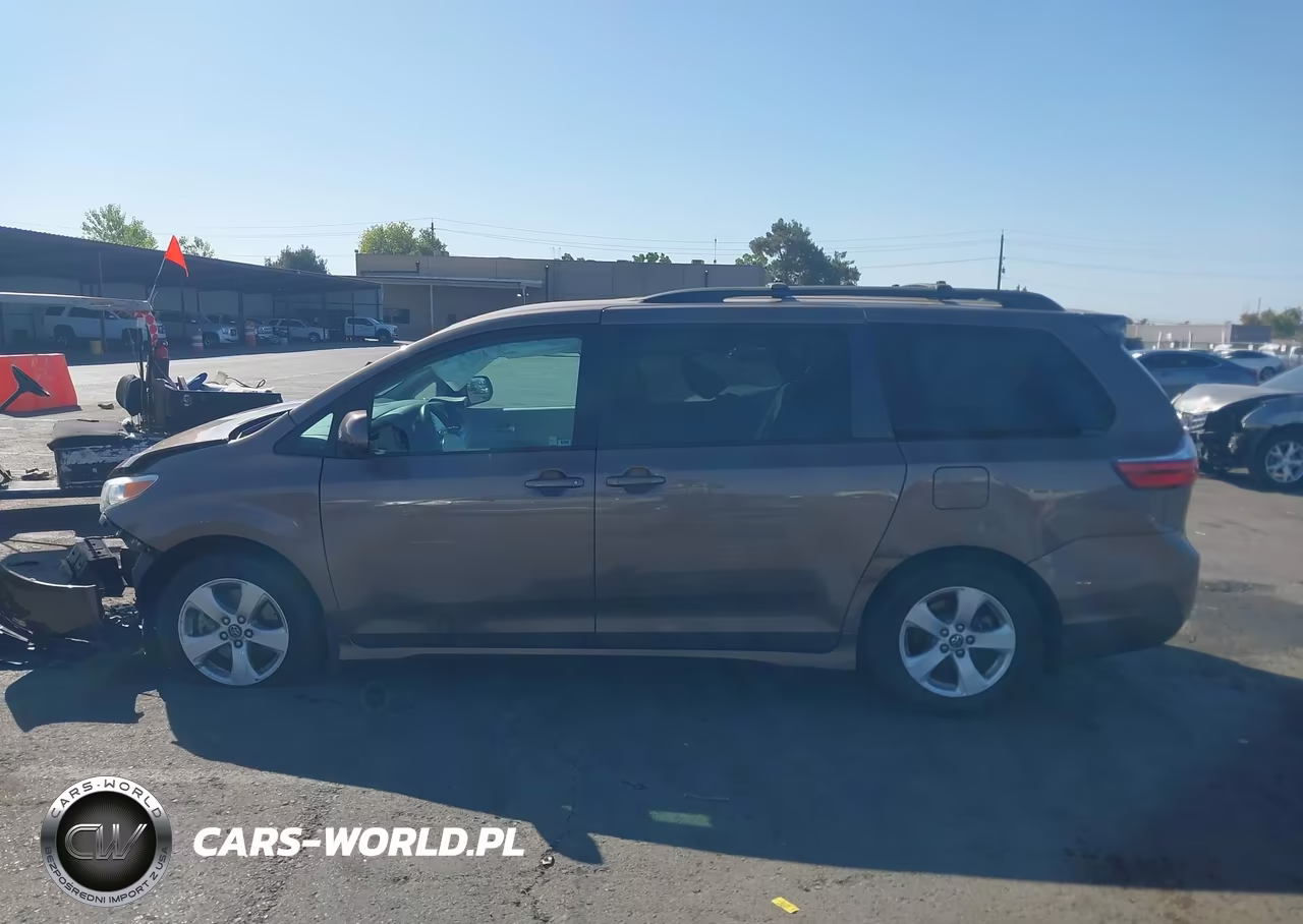 2020 Toyota Sienna Le VIN:5TDKZ3DC5LS048938 - 13