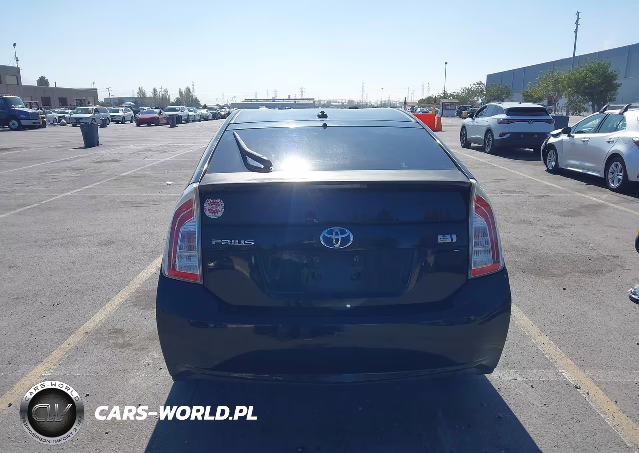 2011 Toyota Prius Two VIN:JTDKN3DU7B5247725 - 16