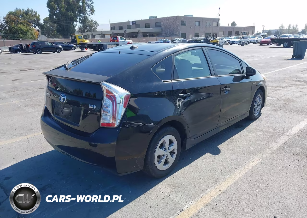 2011 Toyota Prius Two VIN:JTDKN3DU7B5247725 - 4