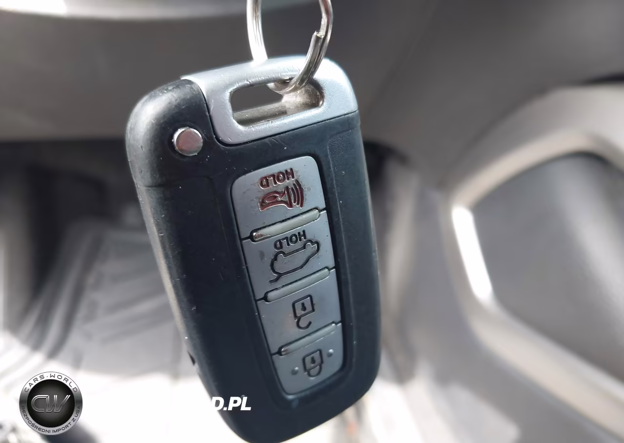 2015 Hyundai Veloster VIN:KMHTC6AD5FU230350 - 11