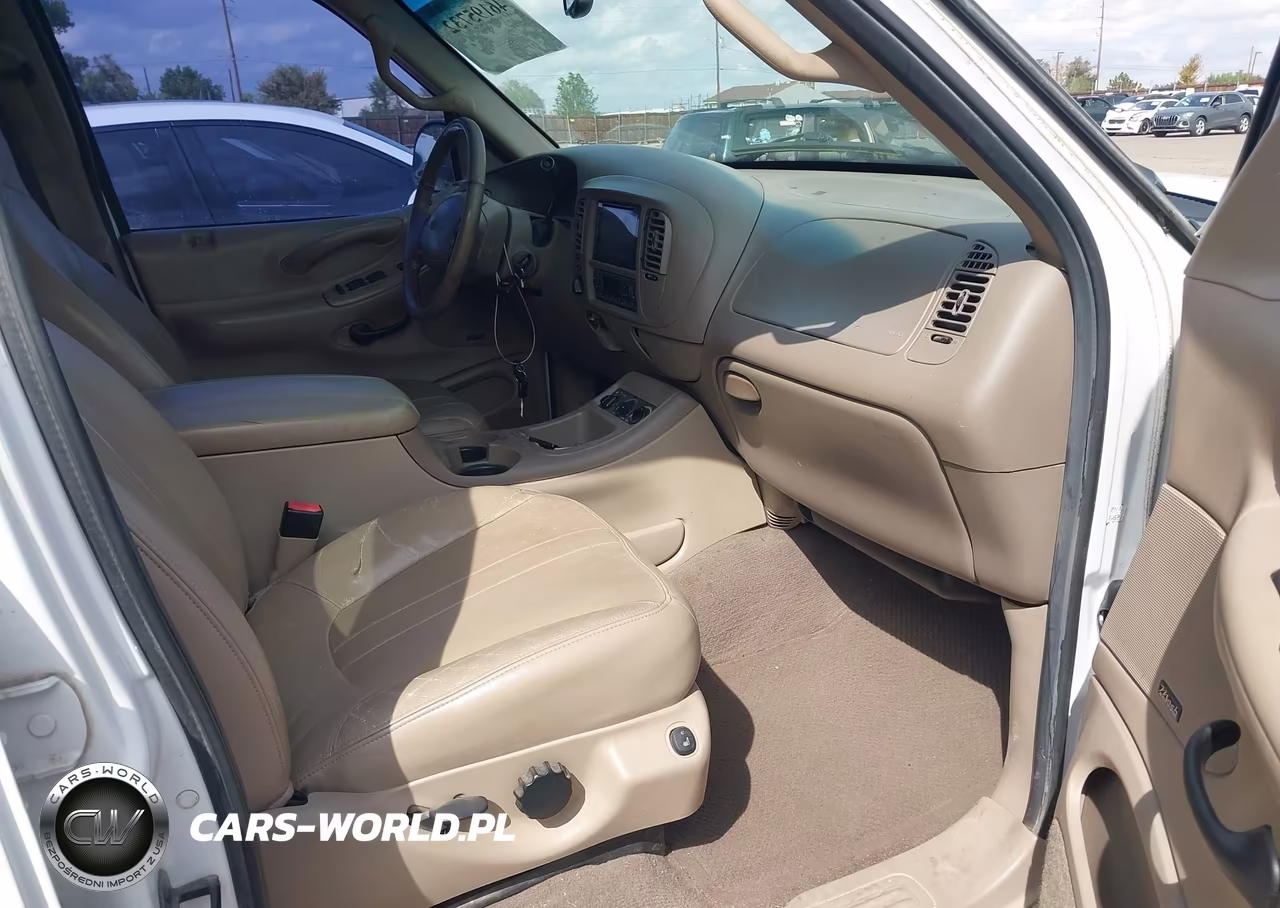 2001 Ford Expedition Eddie Bauer VIN:1FMPU18L91LA37650 - 5