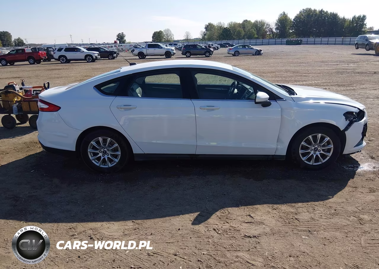2015 Ford Fusion S VIN:3FA6P0G79FR256046 - 14