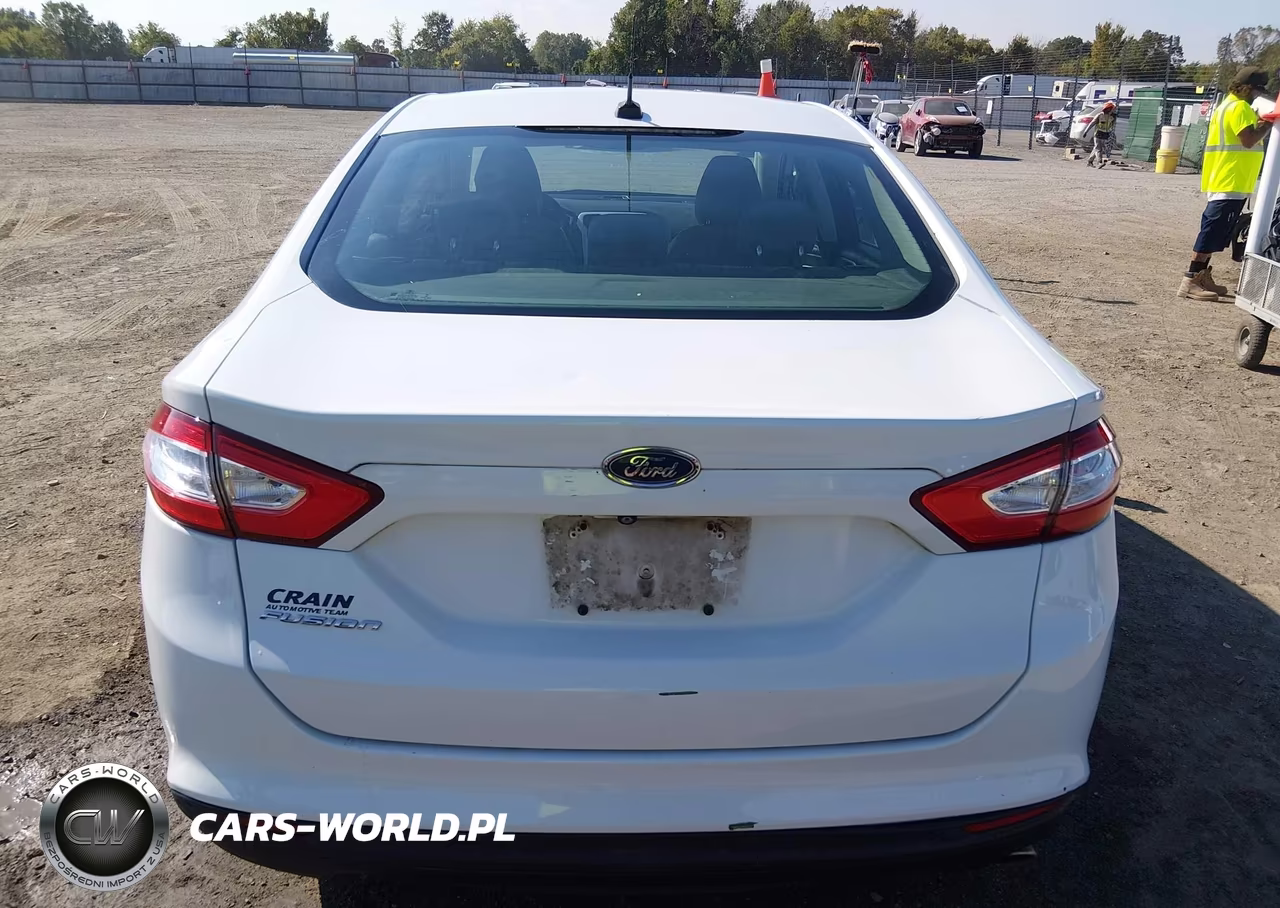 2015 Ford Fusion S VIN:3FA6P0G79FR256046 - 17