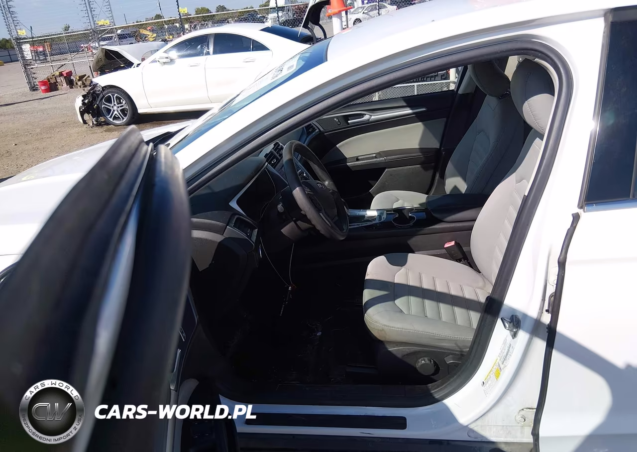 2015 Ford Fusion S VIN:3FA6P0G79FR256046 - 18