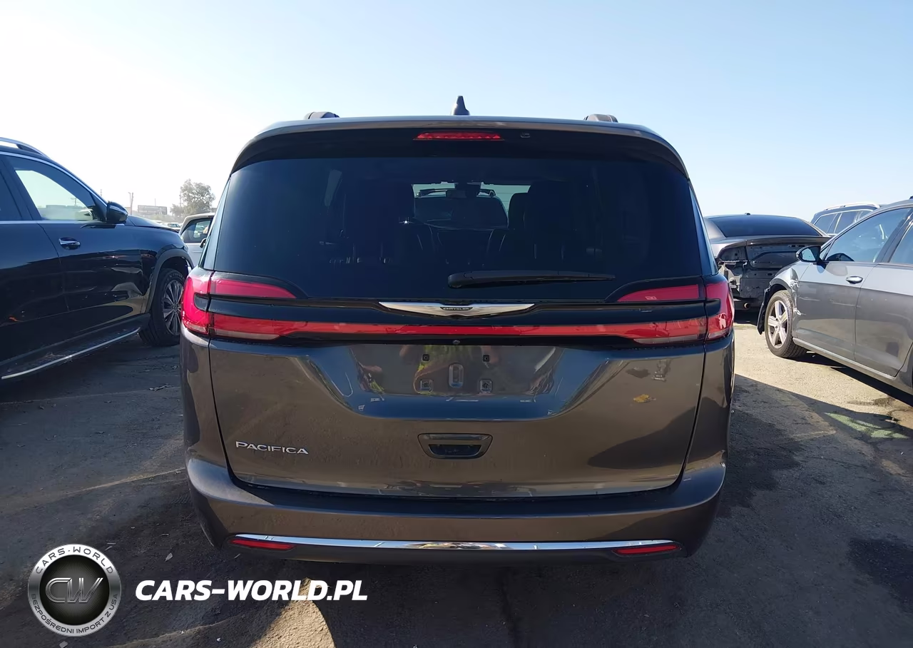 2022 Chrysler Pacifica Touring L VIN:2C4RC1BGXNR181586 - 16