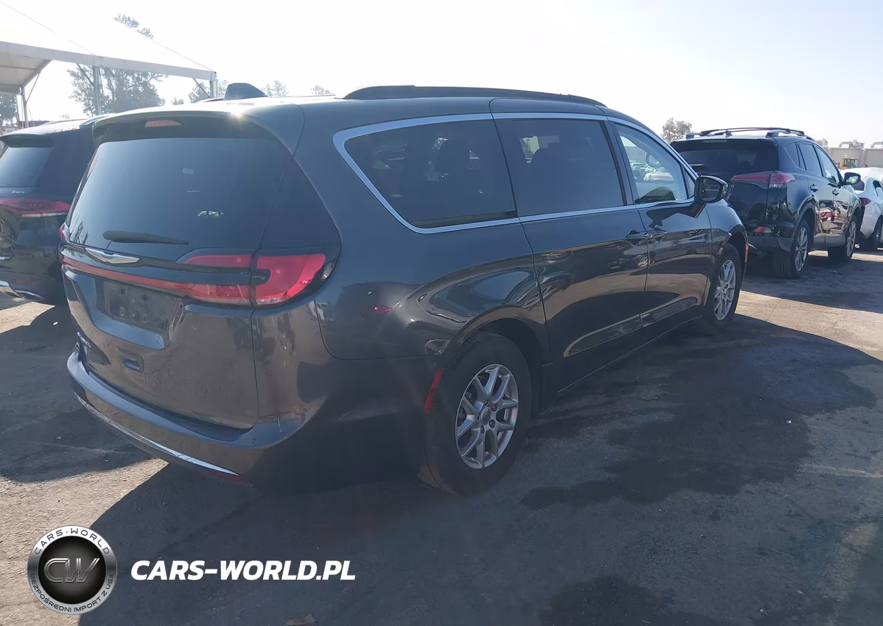2022 Chrysler Pacifica Touring L VIN:2C4RC1BGXNR181586 - 4