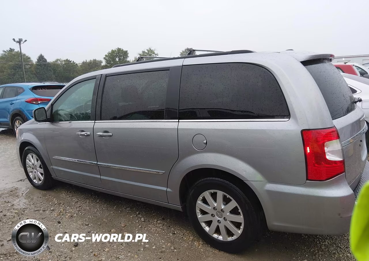 2016 Chrysler Town & Country Touring VIN:2C4RC1BG8GR255364 - 14