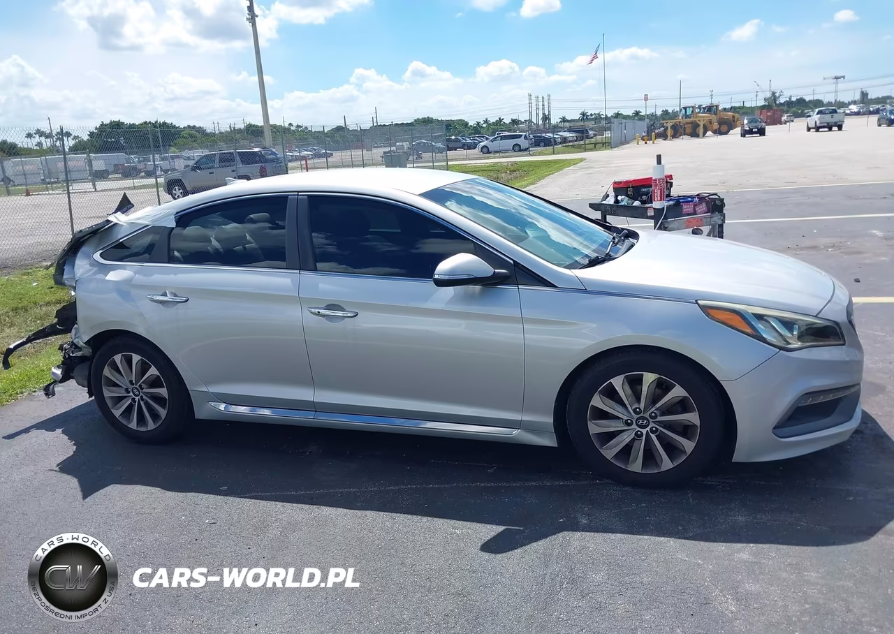 2015 Hyundai Sonata Sport VIN:5NPE34AF7FH202000 - 13