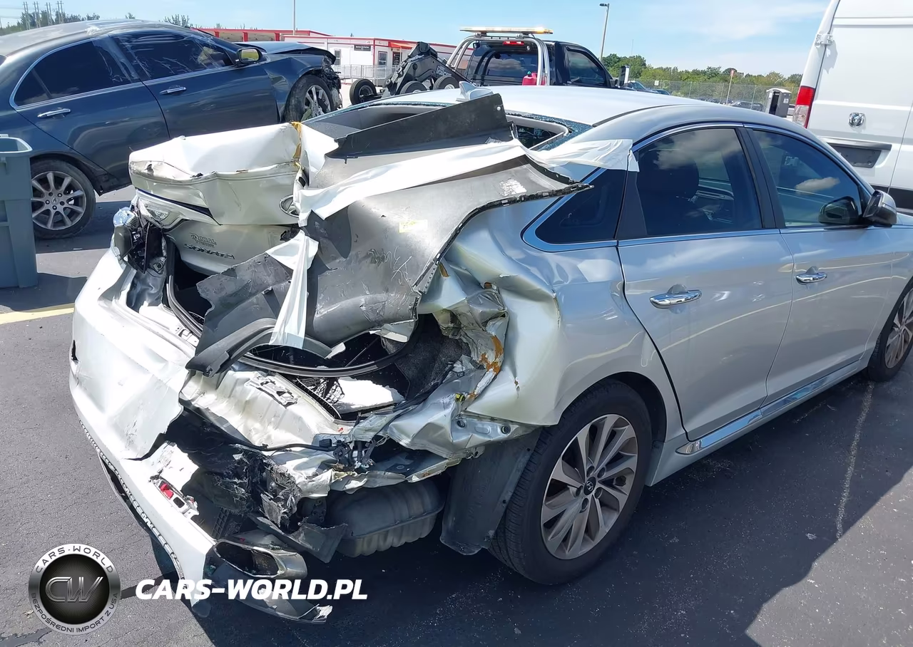2015 Hyundai Sonata Sport VIN:5NPE34AF7FH202000 - 6