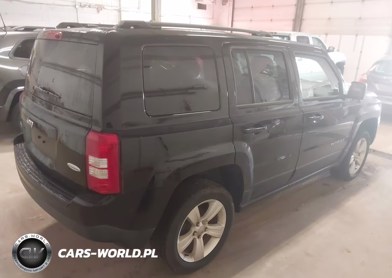2014 Jeep Patriot Latitude VIN:1C4NJRFB1ED820832 - 4