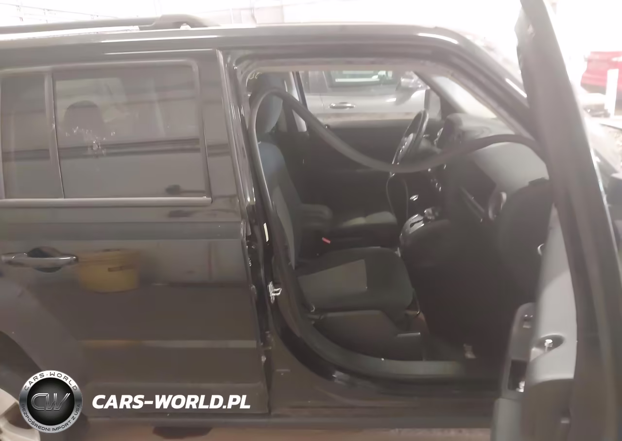 2014 Jeep Patriot Latitude VIN:1C4NJRFB1ED820832 - 5