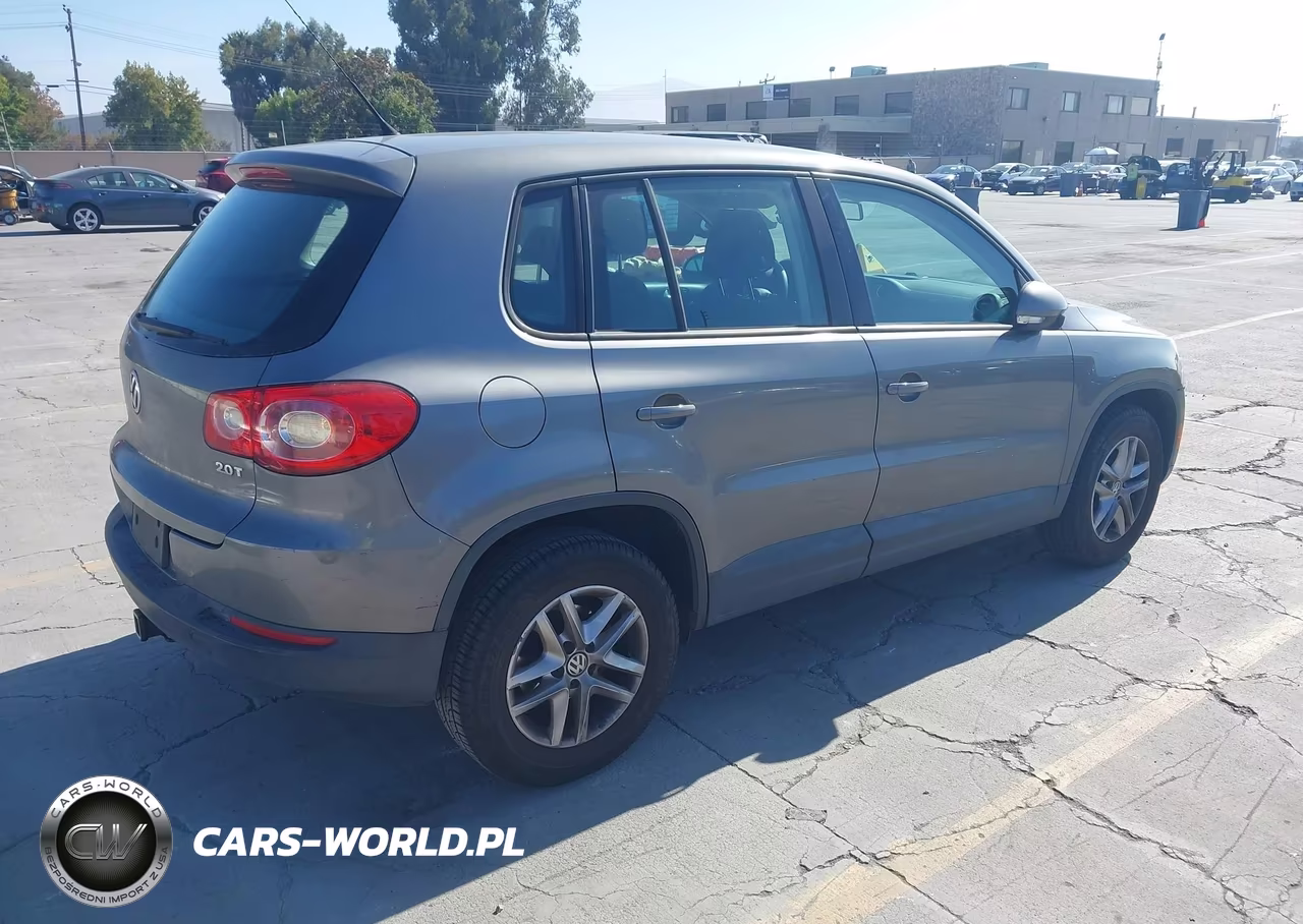 2011 Volkswagen Tiguan S VIN:WVGAV7AX7BW559972 - 4