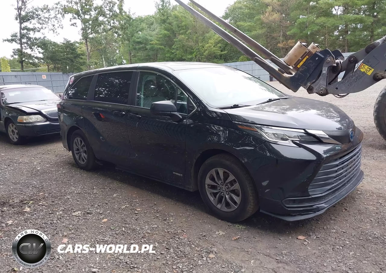 2021 Toyota Sienna Le