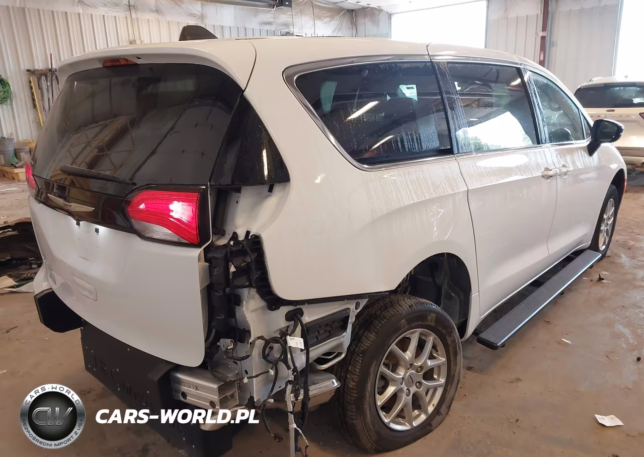 2025 Chrysler Voyager Lx VIN:2C4RC1CG6SR556979 - 4