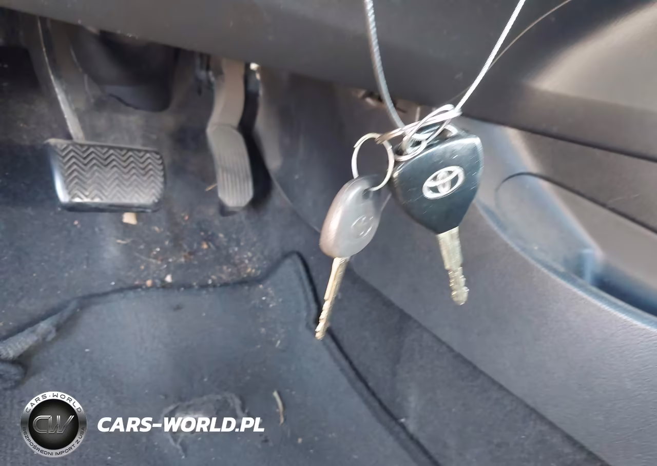 2010 Toyota Corolla S VIN:2T1BU4EE4AC501408 - 11