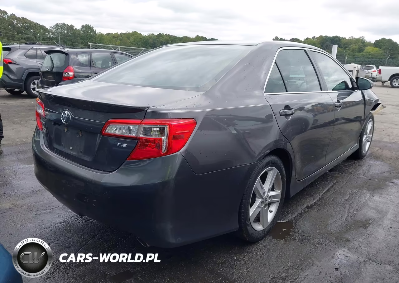 2014 Toyota Camry Se VIN:4T1BF1FK0EU321831 - 4