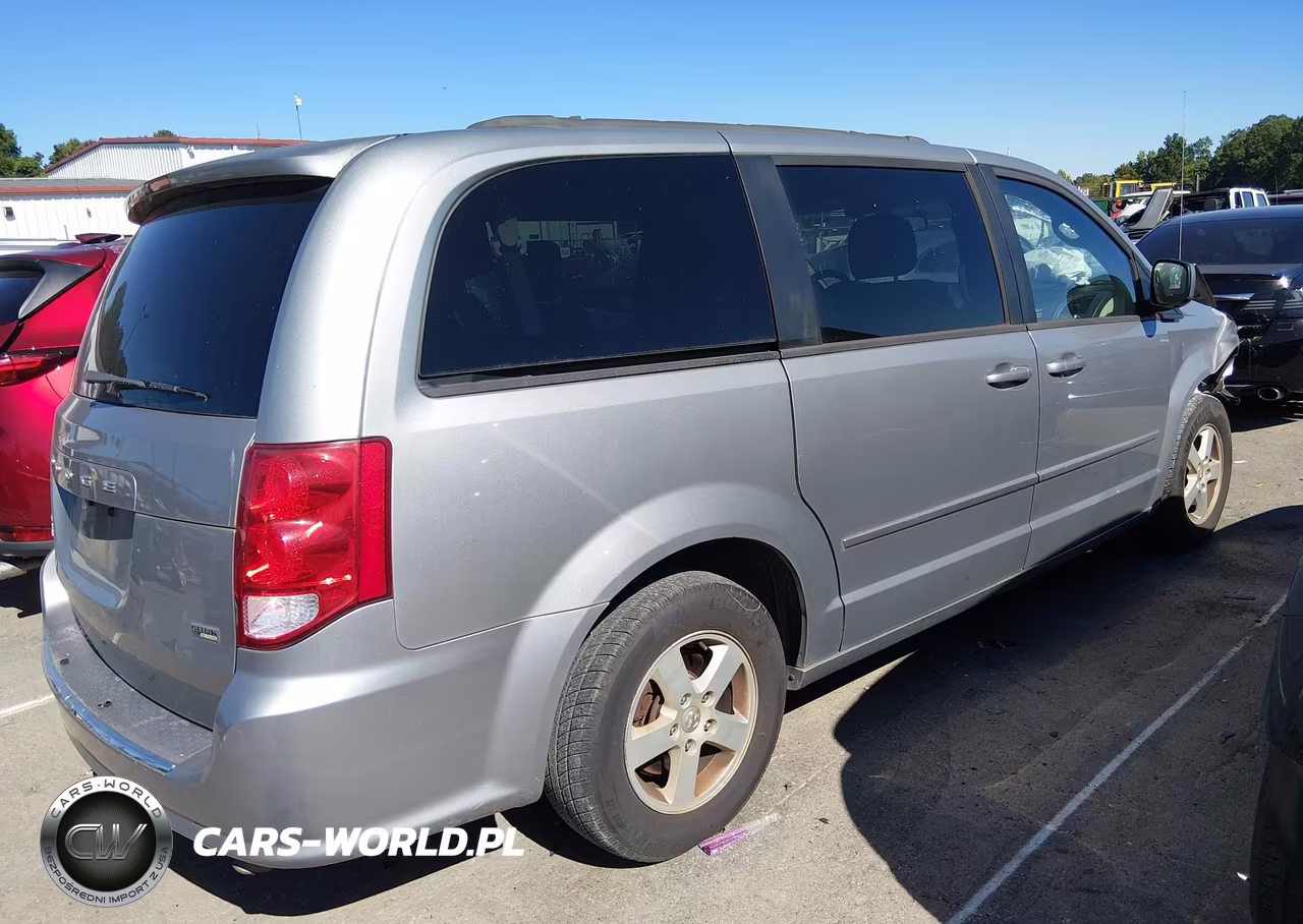 2013 Dodge Grand Caravan Sxt VIN:2C4RDGCG5DR545524 - 4