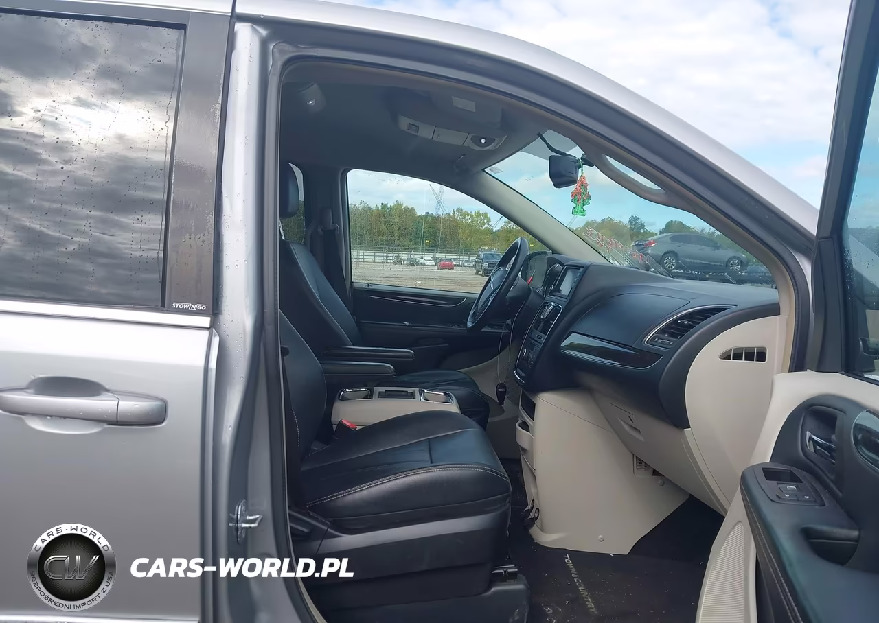 2014 Chrysler Town & Country Touring VIN:2C4RC1BG3ER292500 - 5