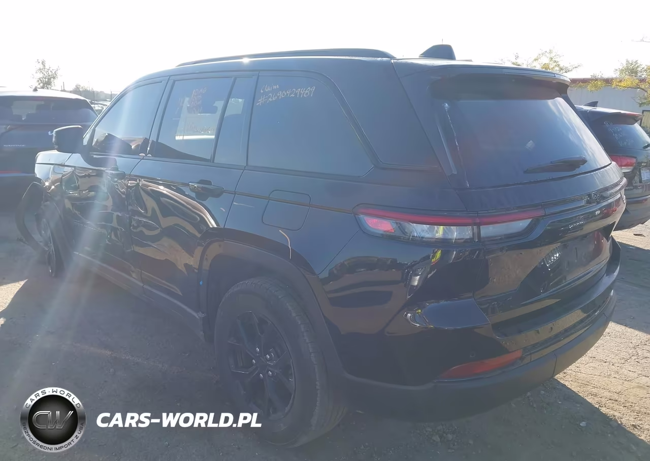 2025 Jeep Grand Cherokee Altitude 4X4 VIN:1C4RJHAG9S8703289 - 3