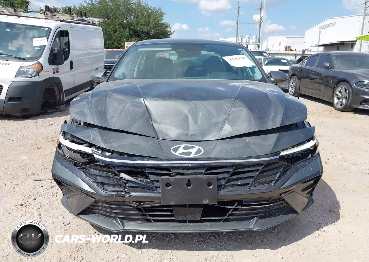 2025 Hyundai Elantra Limited VIN:KMHLP4DG4SU045389 - 12