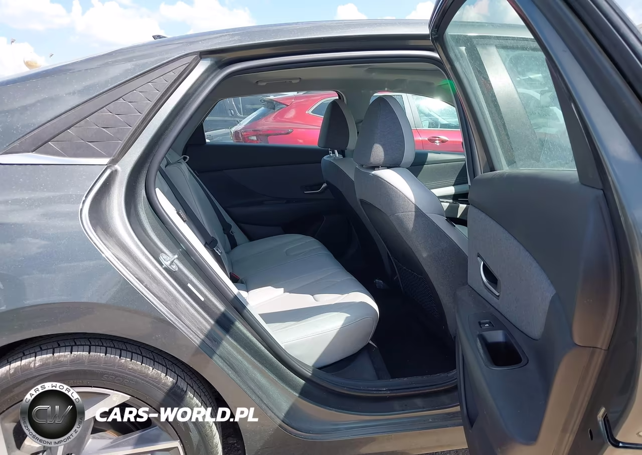 2025 Hyundai Elantra Limited VIN:KMHLP4DG4SU045389 - 8