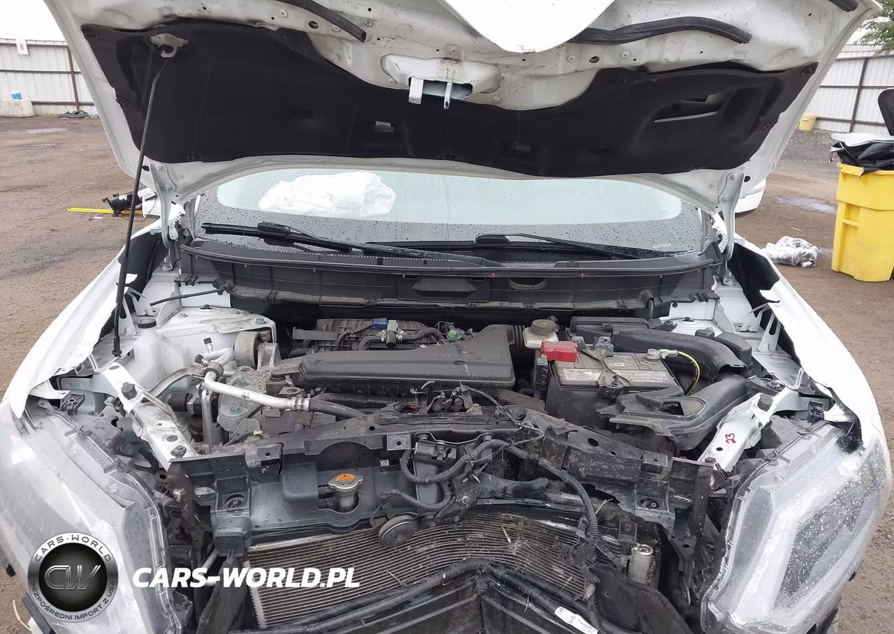 2015 Nissan Rogue S VIN:KNMAT2MVXFP570097 - 10