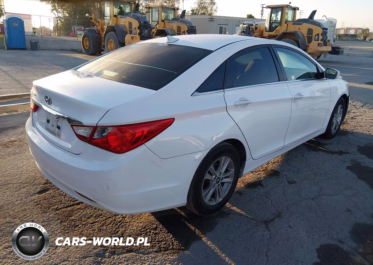 2013 Hyundai Sonata Gls VIN:5NPEB4AC8DH642698 - 4