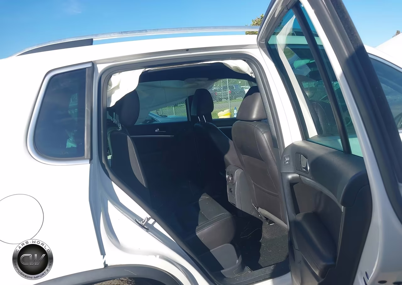 2014 Volkswagen Tiguan R-Line VIN:WVGBV3AX2EW008866 - 8