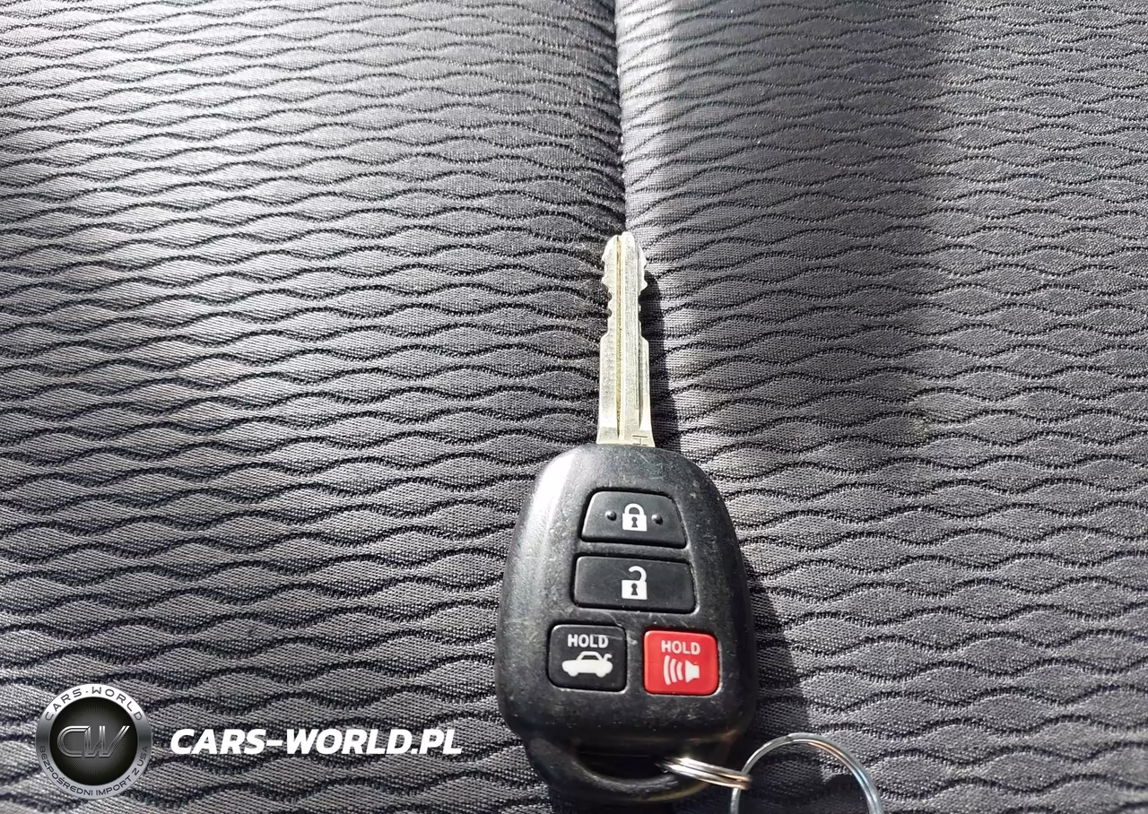 2018 Toyota Corolla Le VIN:2T1BURHE1JC995378 - 11