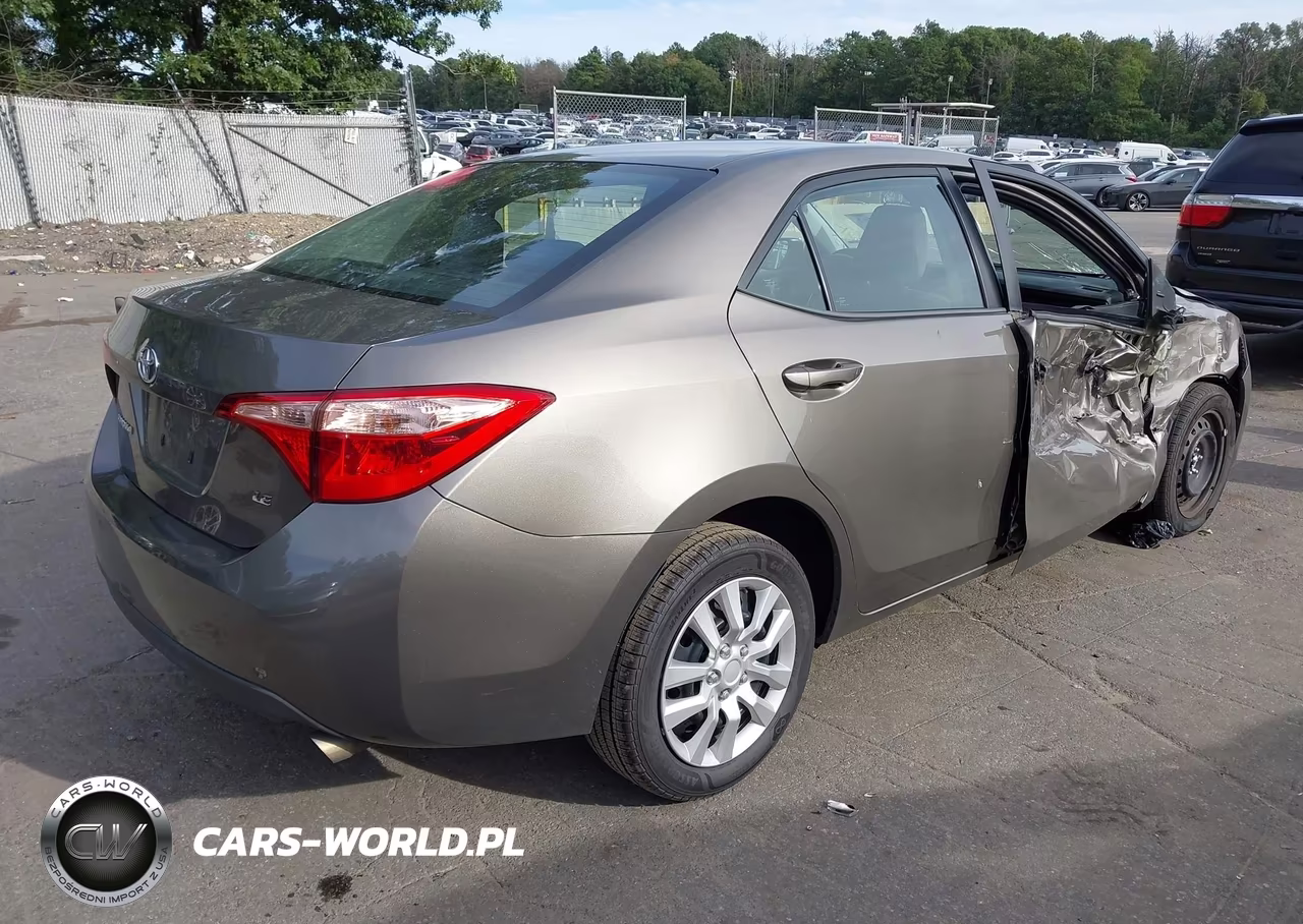 2018 Toyota Corolla Le VIN:2T1BURHE1JC995378 - 4
