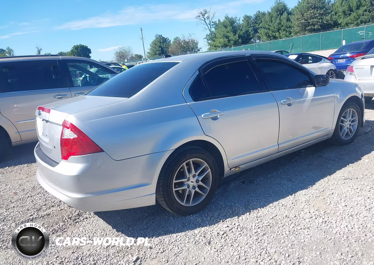 2012 Ford Fusion S VIN:3FAHP0GA0CR149905 - 4