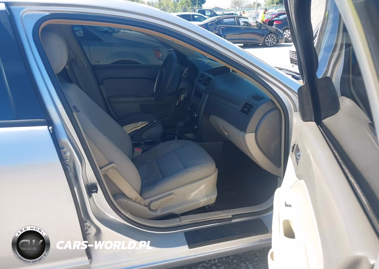 2012 Ford Fusion S VIN:3FAHP0GA0CR149905 - 5
