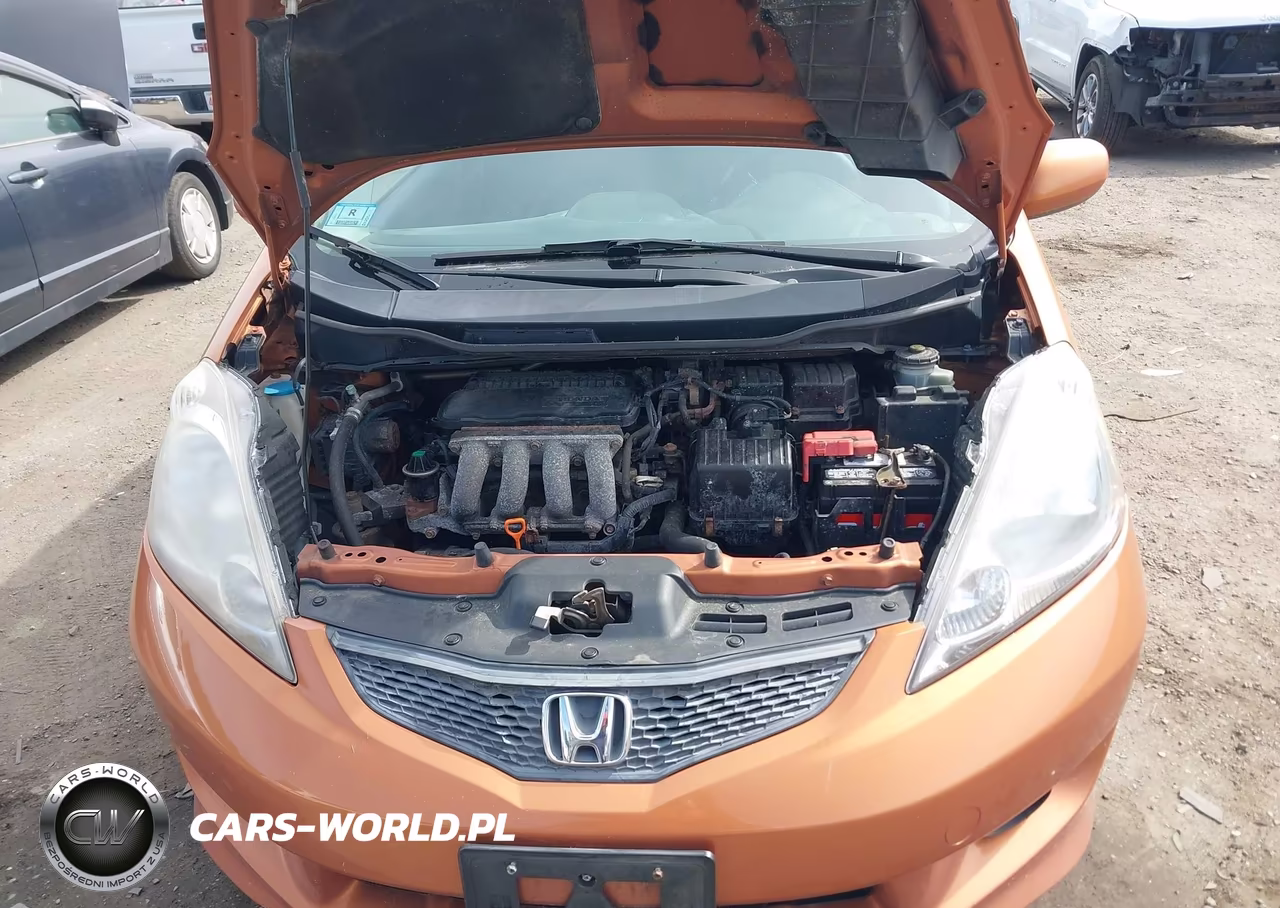 2011 Honda Fit Sport VIN:JHMGE8H54BC009850 - 10