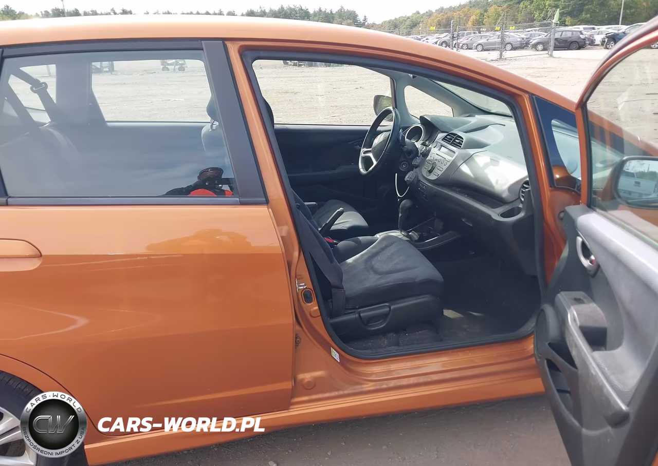 2011 Honda Fit Sport VIN:JHMGE8H54BC009850 - 5