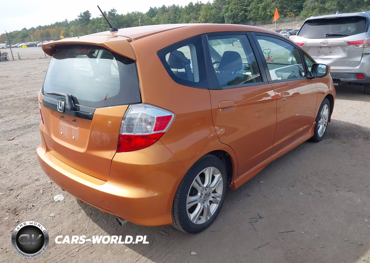 2011 Honda Fit Sport VIN:JHMGE8H54BC009850 - 6