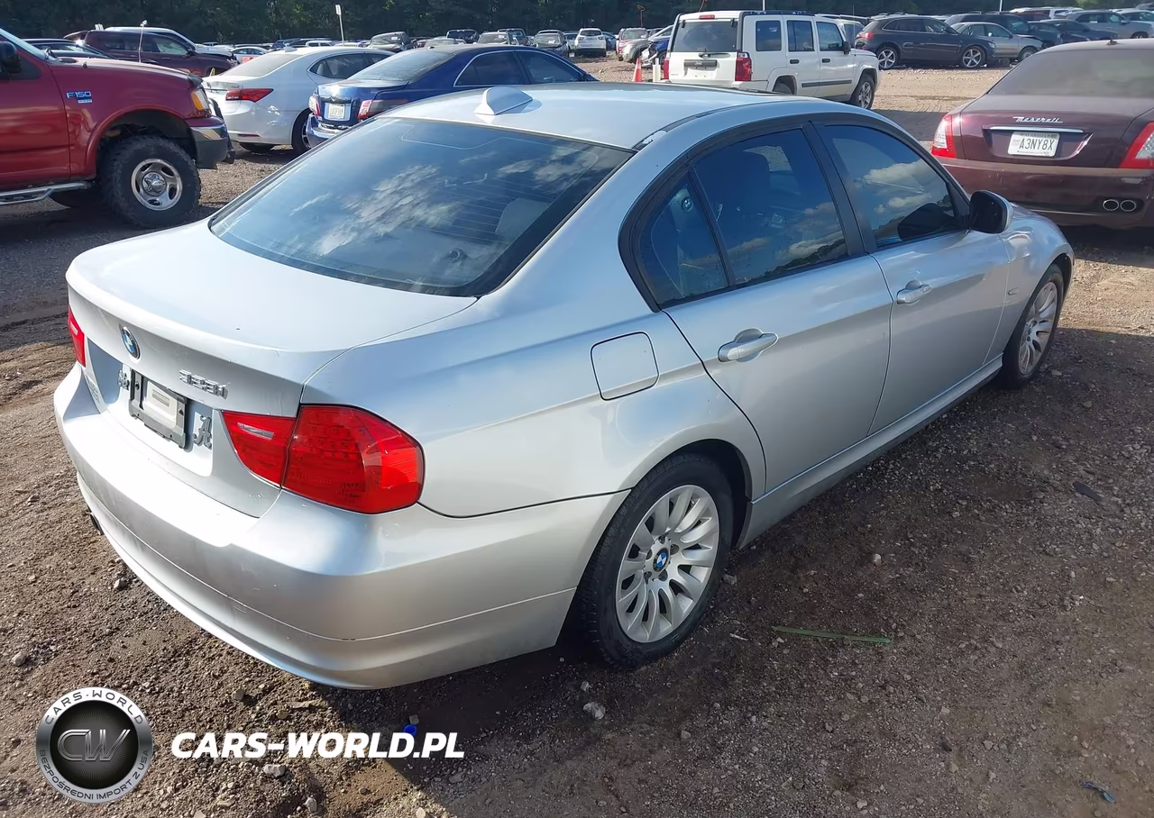 2009 BMW 3 Series 328I VIN:WBAPH77599NM30835 - 4