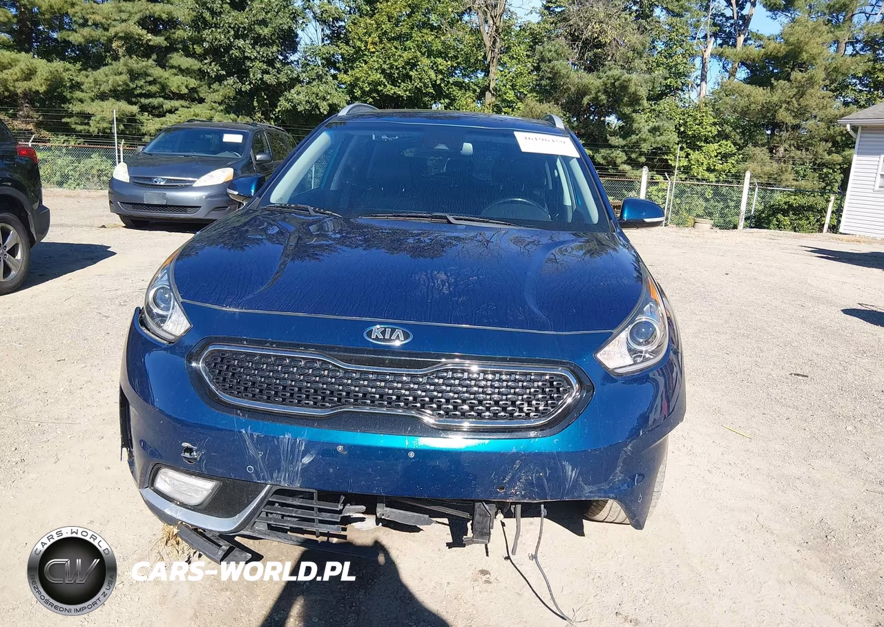 2018 Kia Niro Touring VIN:KNDCE3LC4J5177886 - 13