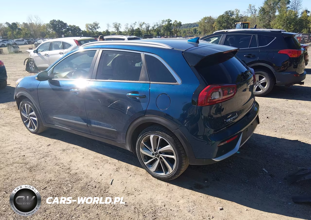 2018 Kia Niro Touring VIN:KNDCE3LC4J5177886 - 3