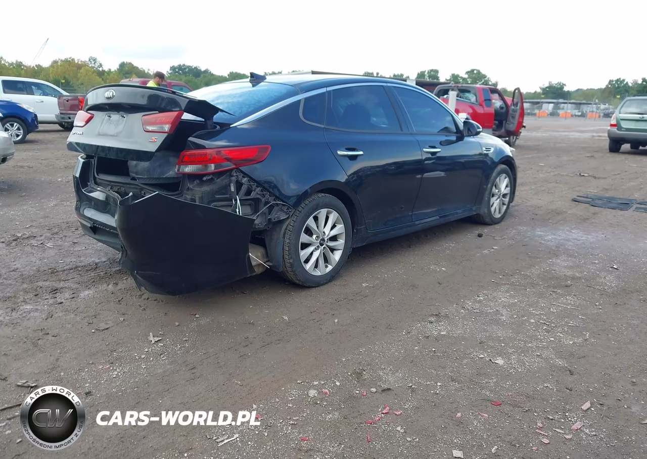 2018 Kia Optima S VIN:5XXGT4L38JG213541 - 4