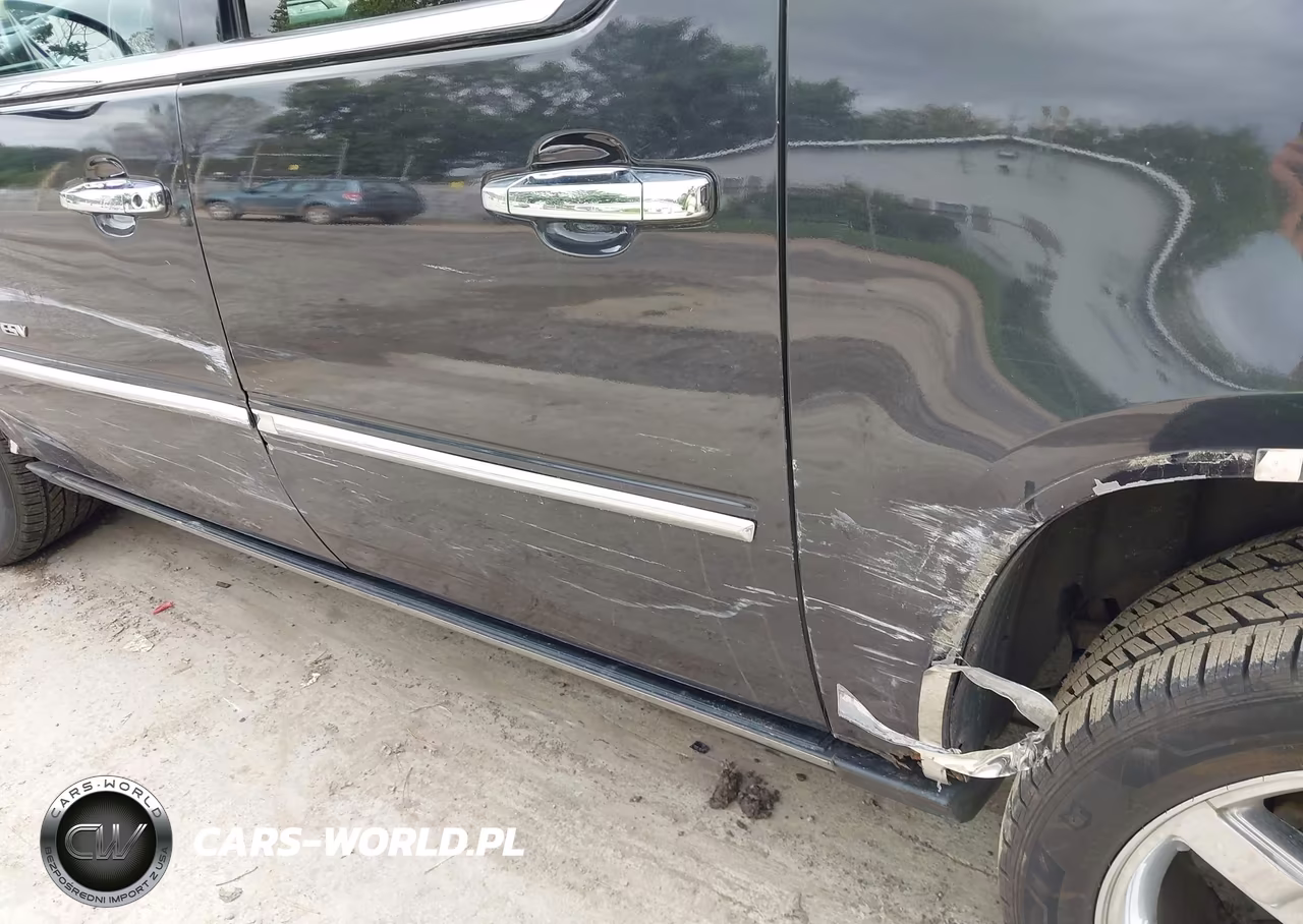 2011 Cadillac Escalade Esv Premium VIN:1GYS4JEF3BR160995 - 17