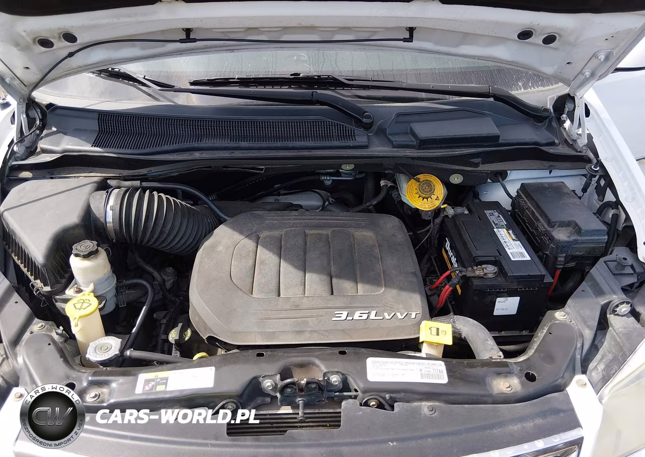 2015 Chrysler Town & Country Touring-L VIN:2C4RC1CG5FR504118 - 10