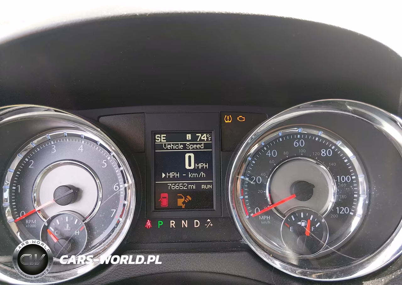 2015 Chrysler Town & Country Touring-L VIN:2C4RC1CG5FR504118 - 7