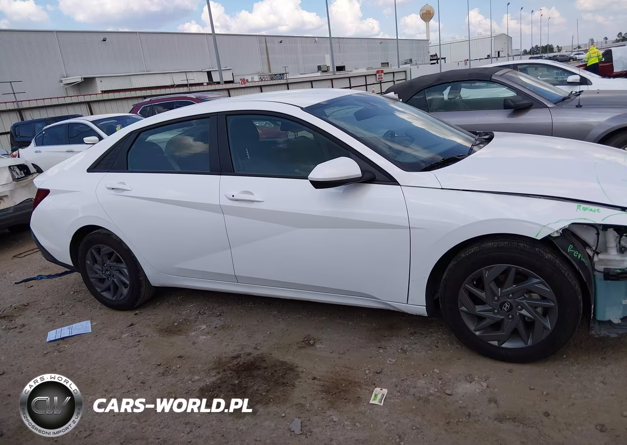 2026 Hyundai Elantra Hybrid Blue VIN:KMHLM4DJ3TU186119 - 14