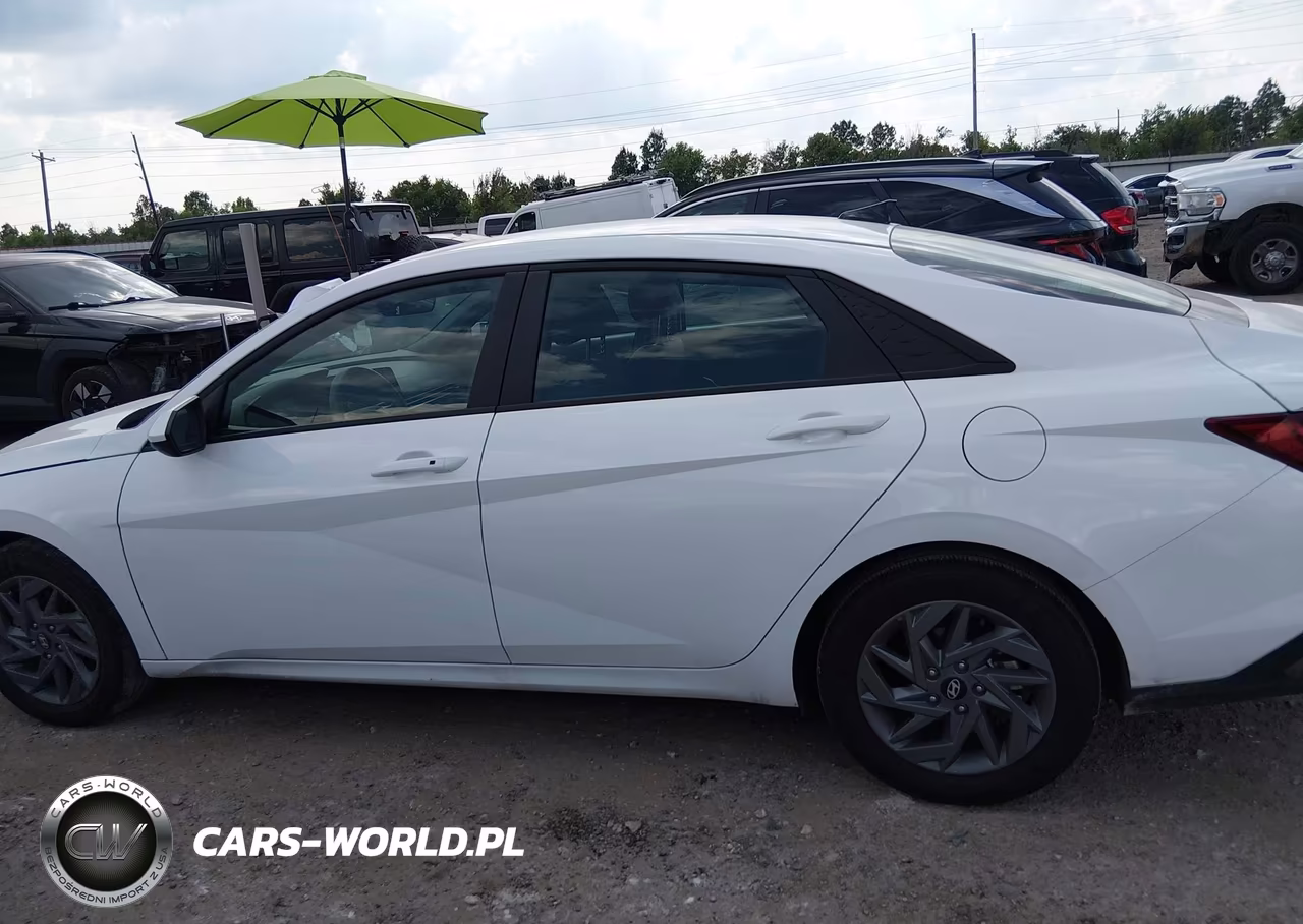 2026 Hyundai Elantra Hybrid Blue VIN:KMHLM4DJ3TU186119 - 15