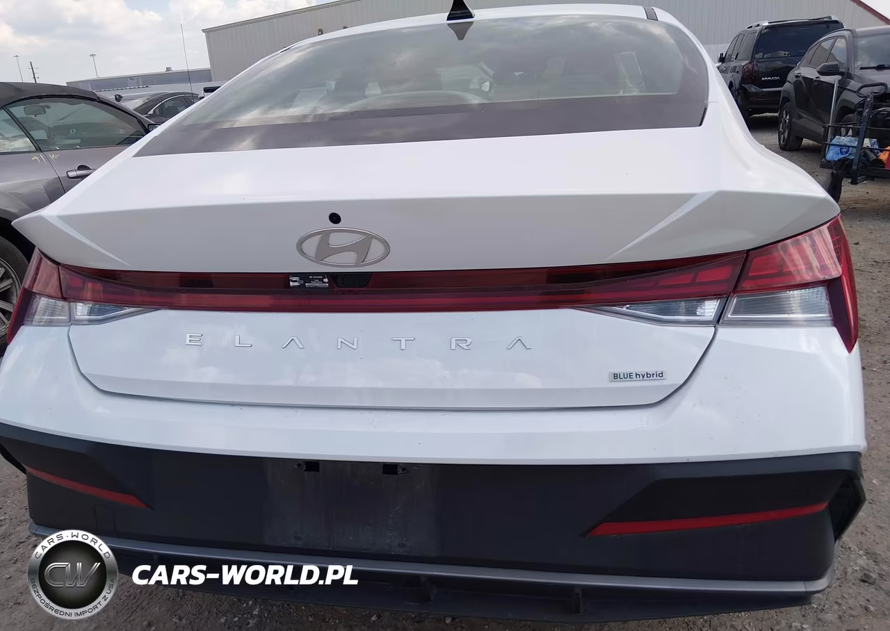 2026 Hyundai Elantra Hybrid Blue VIN:KMHLM4DJ3TU186119 - 17