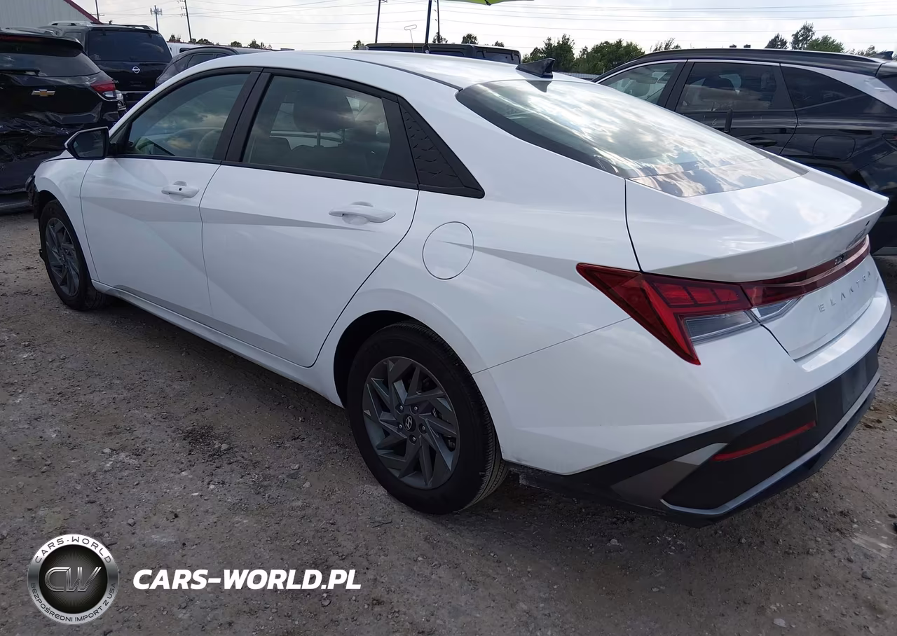 2026 Hyundai Elantra Hybrid Blue VIN:KMHLM4DJ3TU186119 - 3